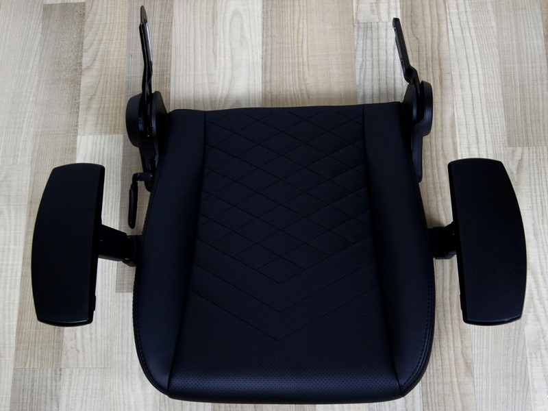 Noble Chairs Icon Black 01
