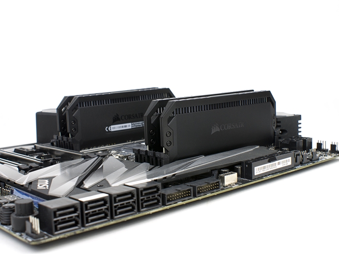 Corsair Dominator Platinum RGB 32gb DDR4 3200 21k