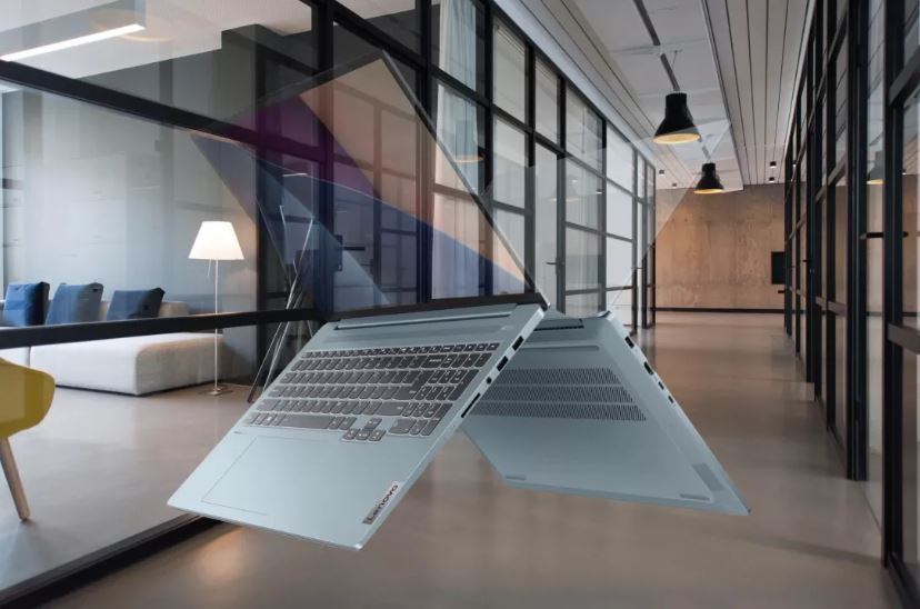 Transparenter Lenovo Laptop MWC 2024 03